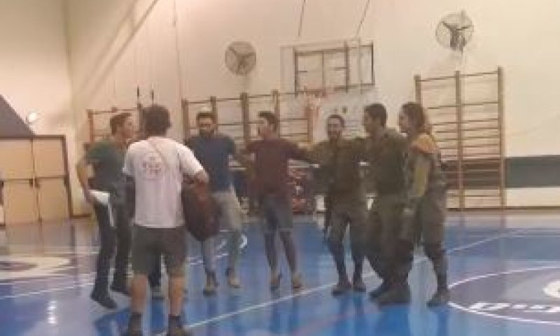 צפו: נוער אופקים בריקוד מחזק עם חיילי וחיילות פיקוד העורף