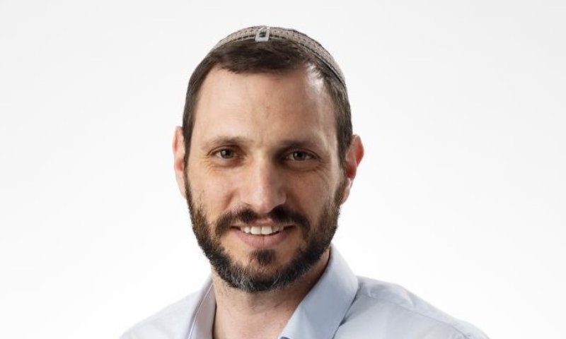 עמיטל בראלי לאורי אריאל: "הפסק לקרוא ליריקות גשם"