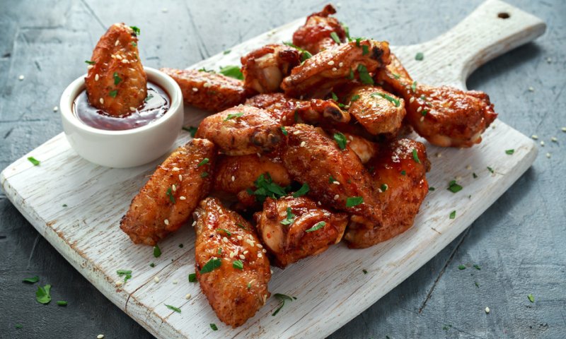 לעוף איתם: מתכונים מנצחים לכנפיים עסיסיות