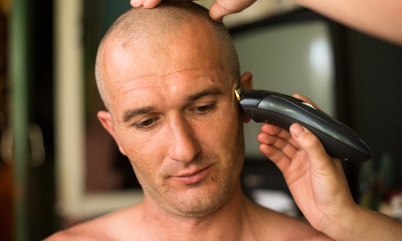 העבירה חדשה של הדתיים: גילוח כל הראש