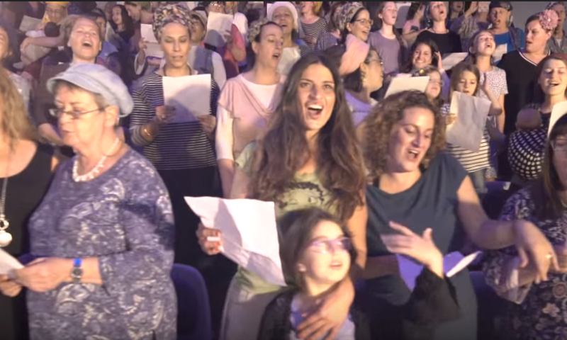 שרות תפילה: עשרות נשים מתקוע בביצוע מיוחד&bull;צפו