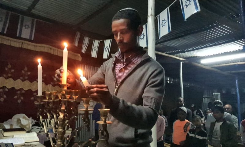 מרגש: הדלקת נרות בקהילת שארית יהודי אתיופיה. צפו