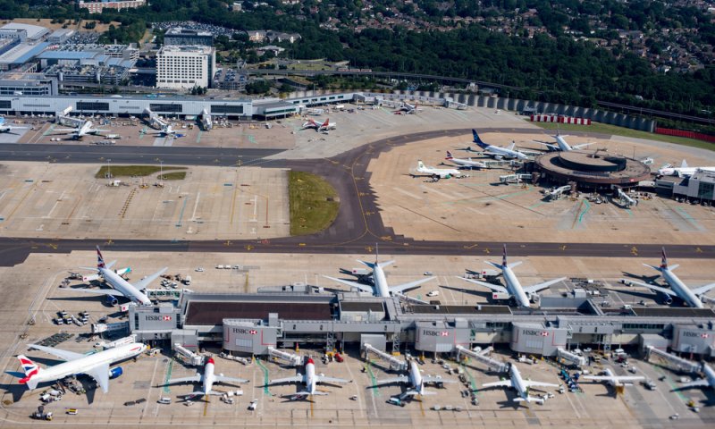 תעלומה בלונדון: רחפנים השביתו את שדה התעופה