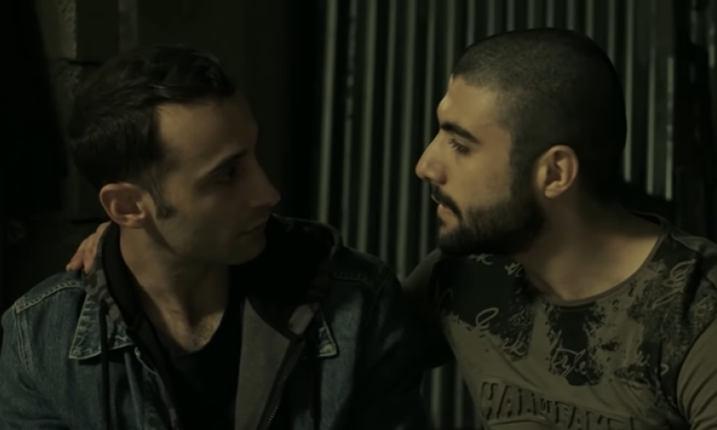 מפתיע: הקליפ החדש של כוכב 'פאודה' והזמר הסרוג