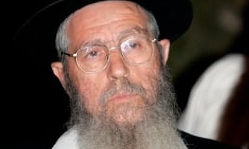 לא יאומן: הרב ישראל אריאל הורחק לצמיתות מהר הבית