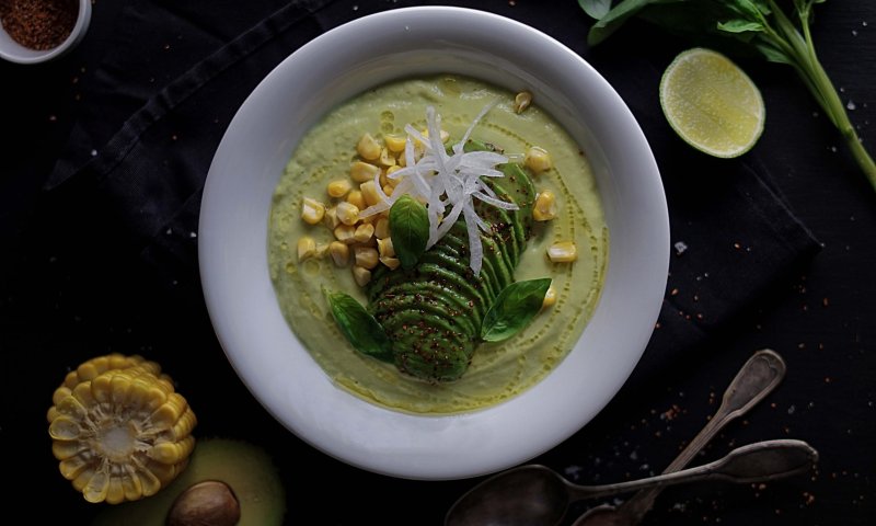 הנשנוש המושלם: מטבל אבוקדו ותירס