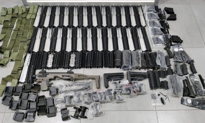 אמל"ח רב אותר בביתו של פלסטיני בחברון