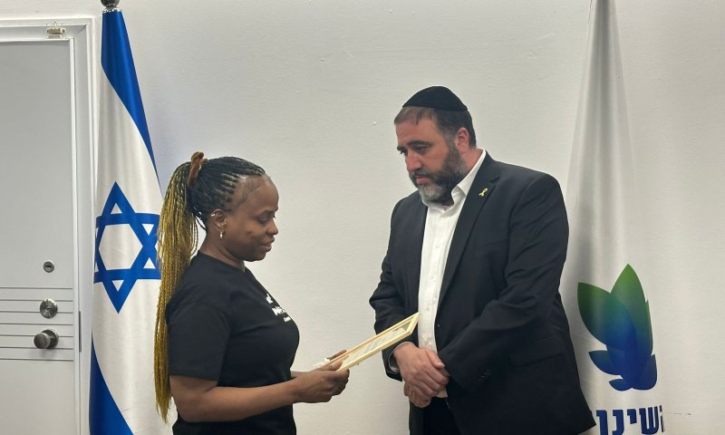 אחרי נפילתו בעזה: בן קהילת העבריים קיבל אזרחות של כבוד