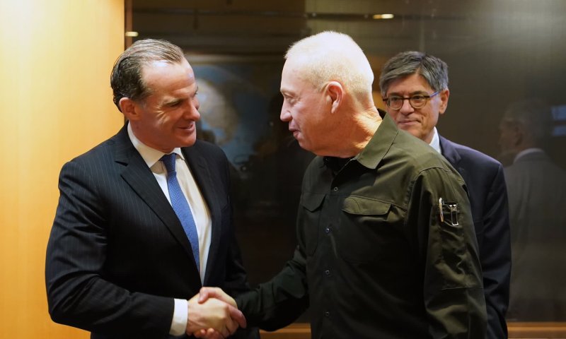 גלנט לשליח הבית הלבן: "הפעולה בעזה לא תיפסק"