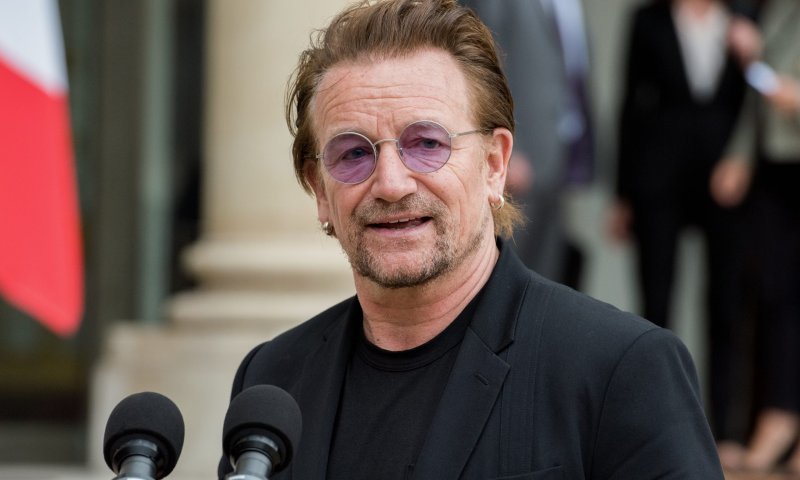 סולן U2 מתייחס ללחימה בעזה במהלך הופעה | צפו