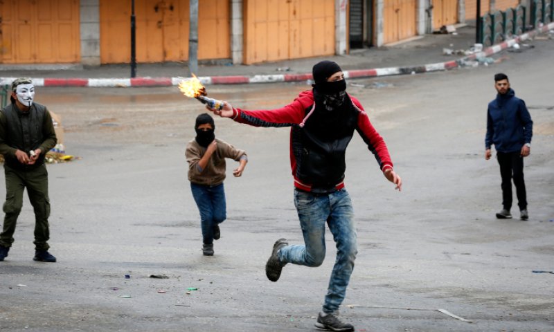 הפלסטינים טוענים: ישראל מחזיקה בגופות מחבלים