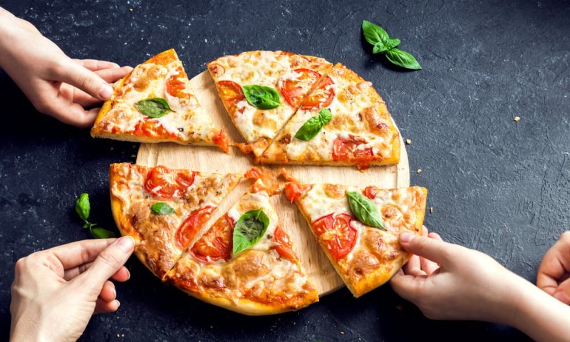 טעים להכיר: הדרך הכי קלה להכין פיצה ביתית