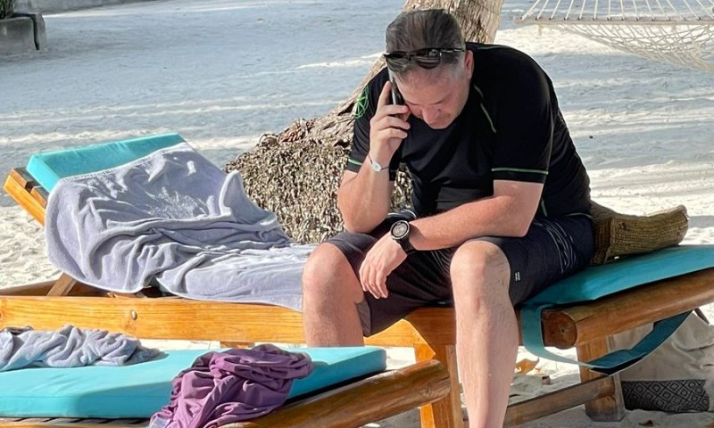 קיש מגיב לביקורת: "גם במהלך ה'חופשה' אני עובד"