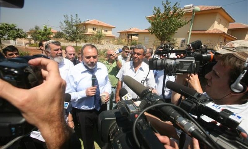 ליברמן: ספטמבר &ndash; סוף להקפאה; דו"ח ששון &ndash; אבסורד