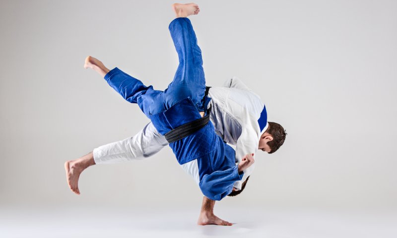 צפו: מה הקשר בין ג'ודו לנאומים של בני גנץ?