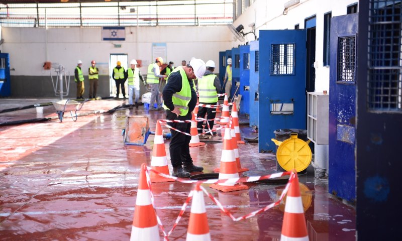 4 חודשים לאחר הבריחה: החל מיגון כלא גלבוע