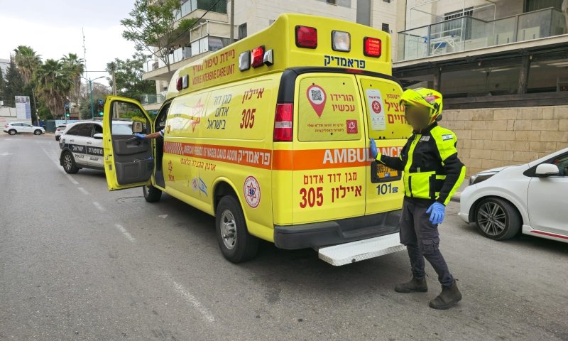 דוקר תוך כדי ריצה ובורח: צפו בתיעוד הפיגוע ברמלה