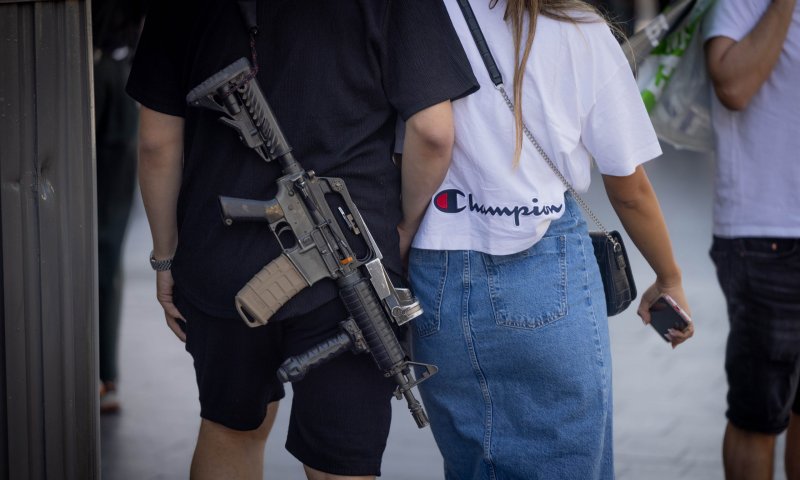 לוחמי מילואים שהשתחררו: "תנו לנו להישאר עם הנשק"