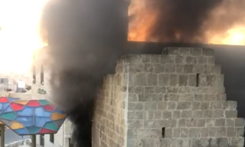 ערבים הציתו את בית הכנסת העתיק בהר חברון