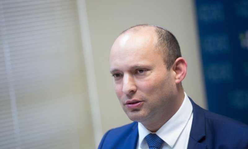 בנט: הדרך היחידה להוציא את המסתננים מהארץ