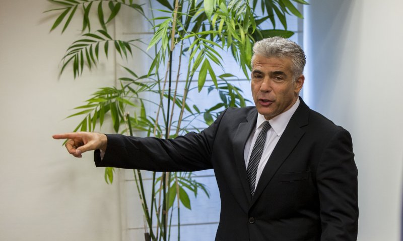 לפיד: "אפרק את הממשלה ולא אעלה מיסים"