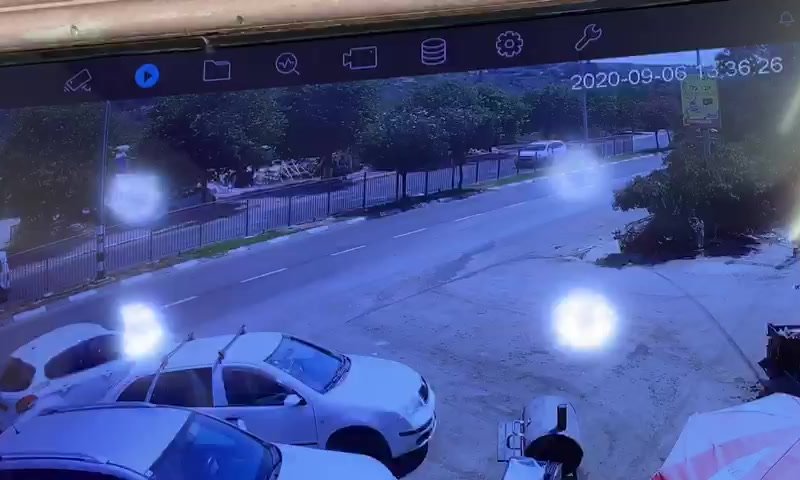 צפו: כך נמלט המחבל מפיגוע הדקירה באריאל