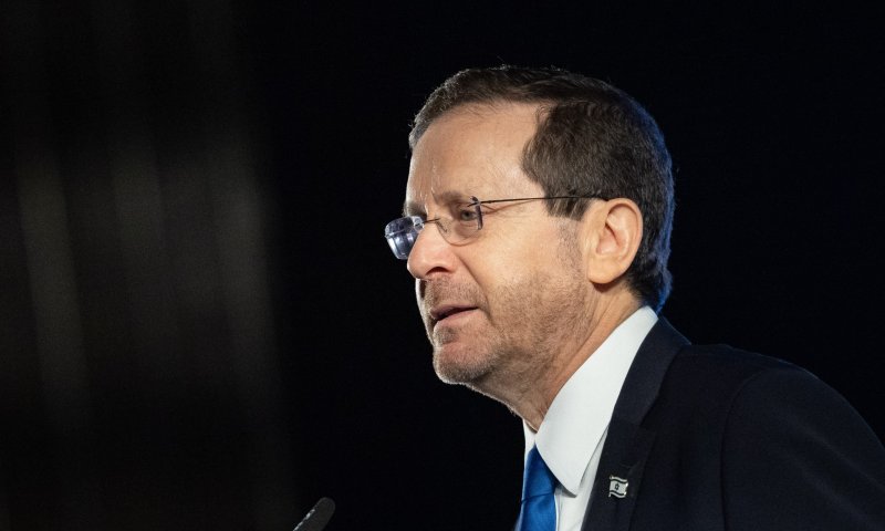 הרצוג מגיב להכחשת השואה של נשיא איראן