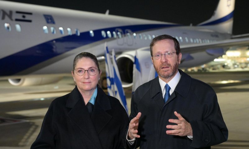 הרצוג בדרך לביקור היסטורי באמירויות: "בשורת שלום"