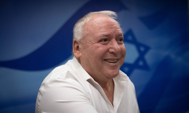 לא עוד מועדון סגור: השר אמסלם מבטל את נבחרת הדירקטורים