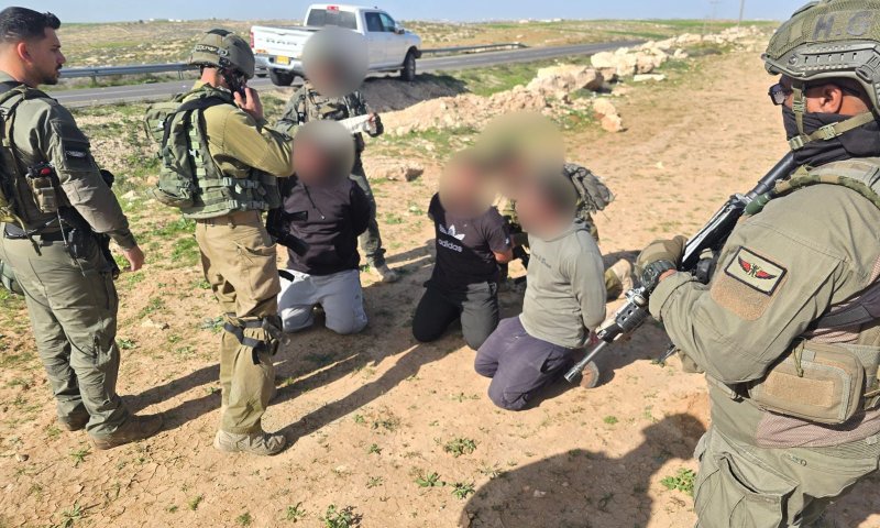 שלושה פלסטינים חשודים שתקפו קטינים באבנים ואלות