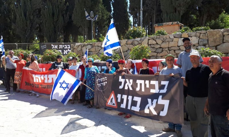 "ראש הממשלה שחרר אותנו &ndash; תן לנו לבנות"