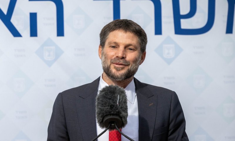 סמוטריץ' מסביר את ההרס בגבעות: "זה סוג של מחטף"