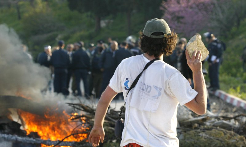 'נוער הגבעות' מתכנן לצנזר את הטור של הרב אליעזר מלמד