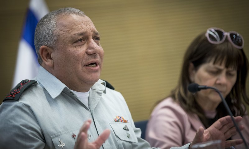 אייזנקוט הזהיר את שרי הקבינט; הם לא התרשמו