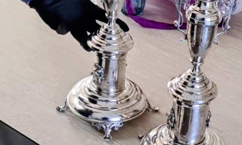 פמוטים עתיקים שנגנבו מתל אביב הוחזרו תוך ימים בודדים