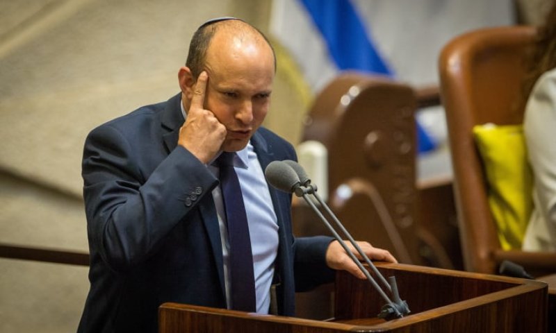 נפתלי בנט יוצא להגנת חב"ד: "איום אווילי"