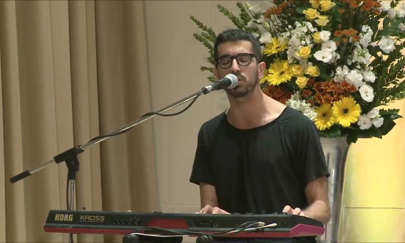 צפו: חנן בן ארי מאחד לבבות בטקס הזיכרון לרצח רבין