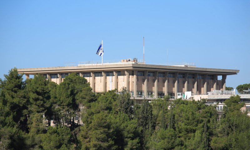 עובד כנסת נוסף אותר חיובי לקורונה