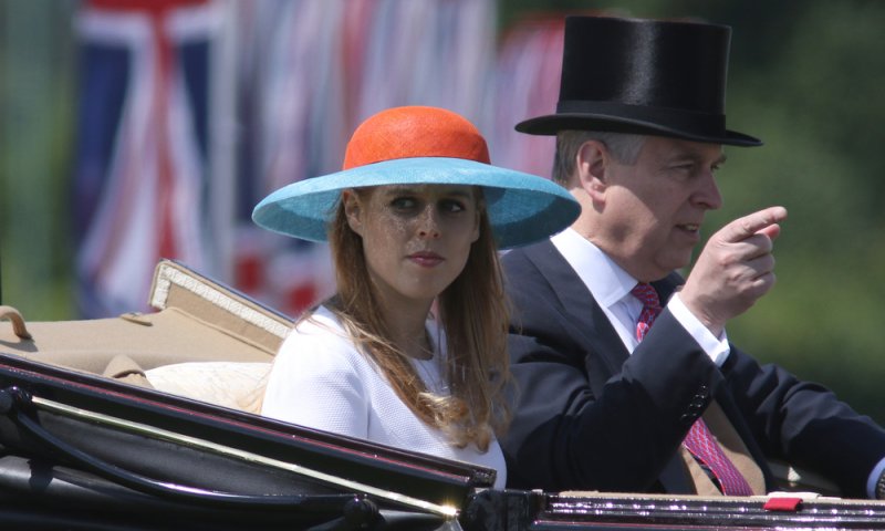 הנסיכה ביאטריס התחתנה! לא תנחשו מאיפה שמלת הכלה