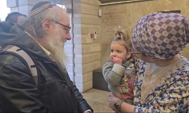 הפתעה מרגשת לפולארד: ילדה שנקראה על שם אסתר אשתו