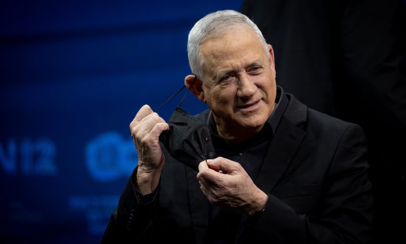 אחרי שעזב את כחול לבן: השר לשעבר יצביע לגנץ