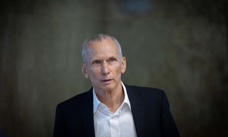 עמר בר לב בנאום נזיפה, השר אליהו נטש את הטקס