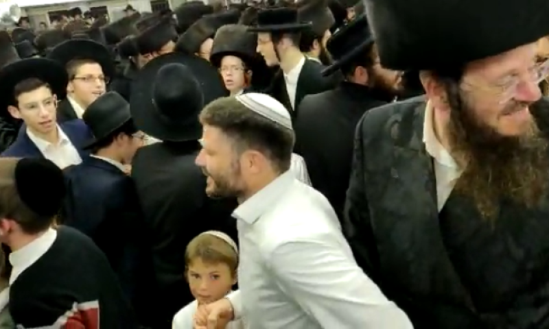 צפו: סמוטריץ' והרב רפי בשמחת בית השואבה