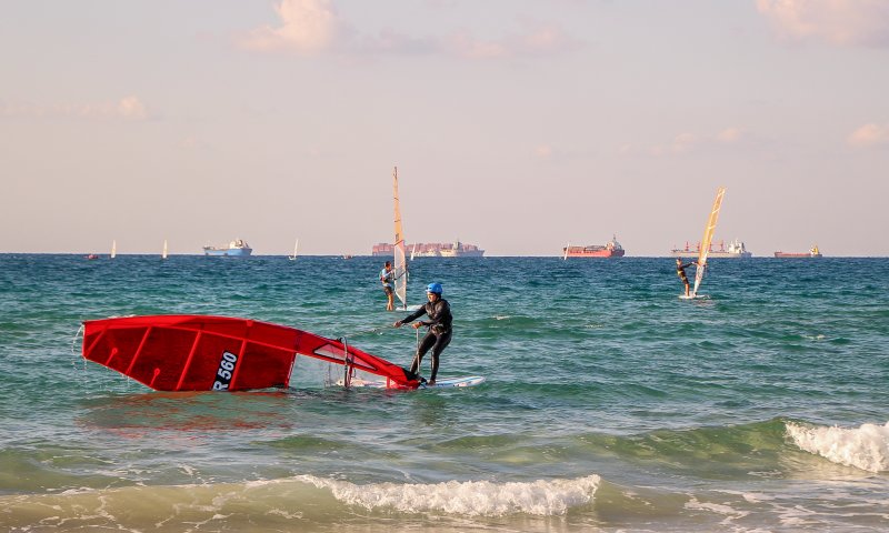 משרד הבריאות מרחיב את אזהרת הרחצה בחופים