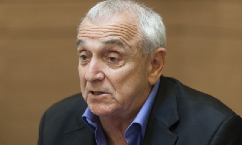 השר אהרונוביץ': אולי לא צריך לשמור על יצהר