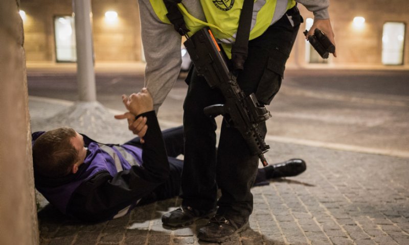 ערבי ניסה לחטוף נשק מאיש משמר הכנסת