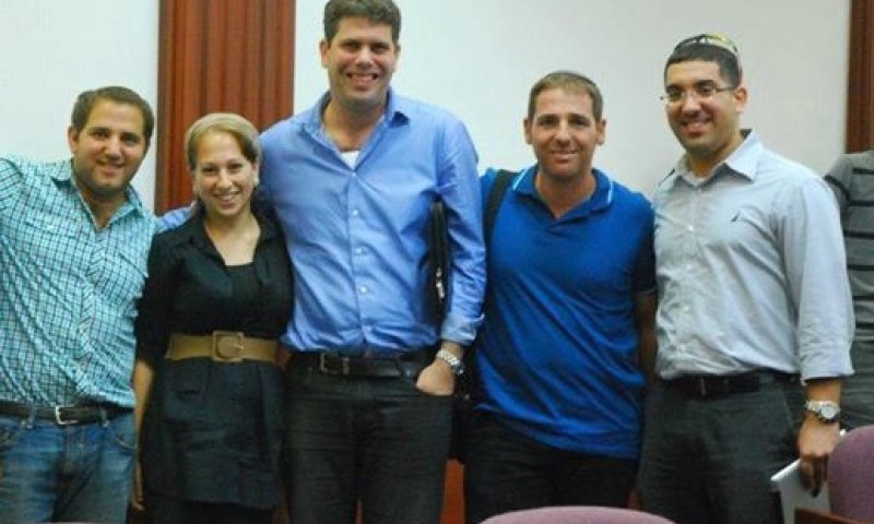 הקרב על המרכז: הסטודנטים עם עמיעד טאוב