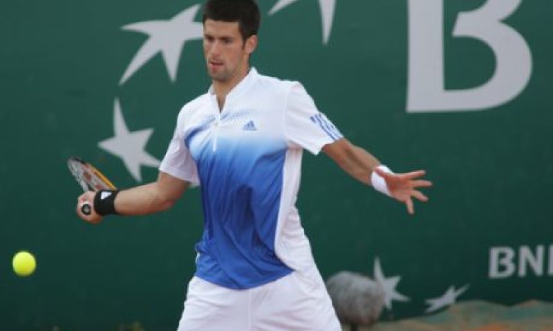 דרמה בארה"ב: ג'וקוביץ' חבט בשופטת והודח. צפו