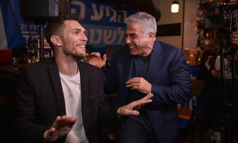 בניגוד ללפיד, עידן רול לא תקף את נתניהו