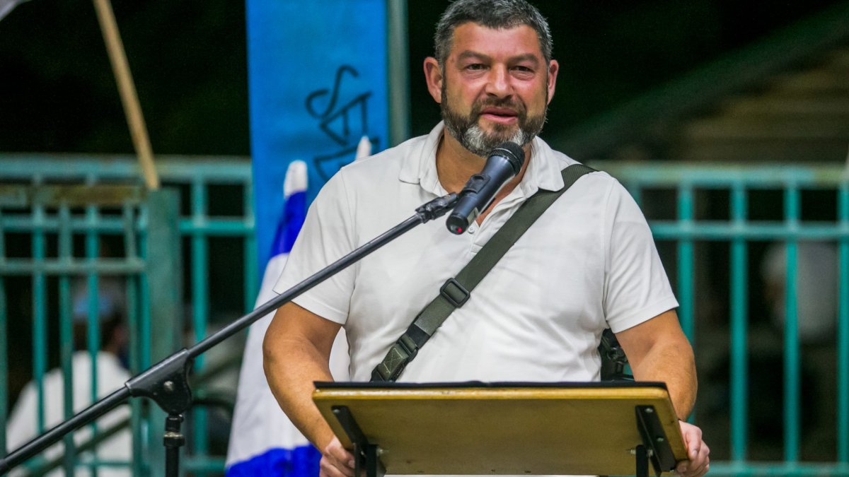 וינטר על חבירה לבנט: 